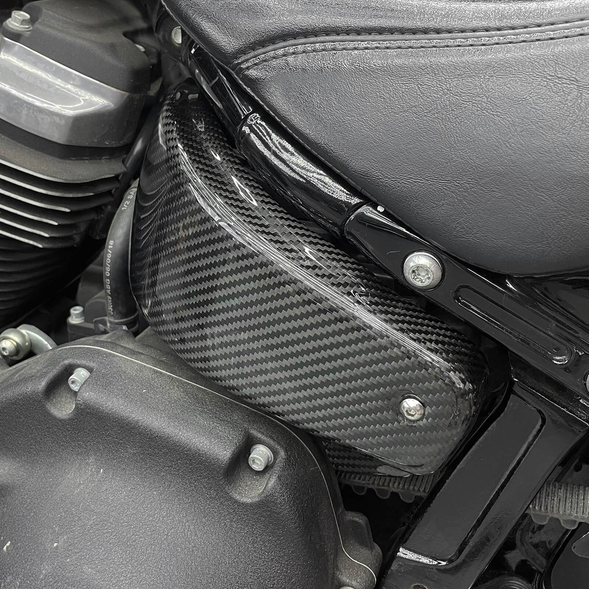 Carbon Fiber Battery Side Covers for Harley Softail 2018-2025 - Handcrafted Pair | Friomotor